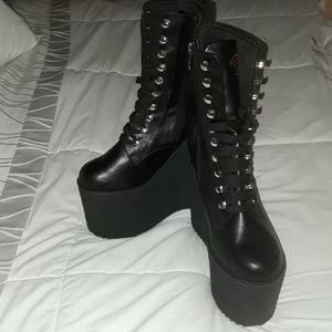 STRANGE CVLT/ YRU NOCTURNAL BATBOOT SIZE 8